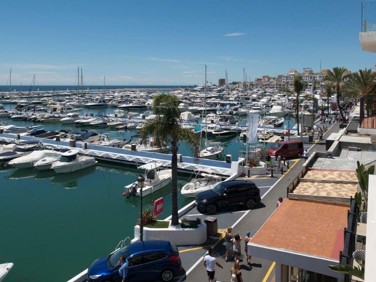 First Line Duplex Puerto Banus Sleeps 8 People Apartamento Marbella